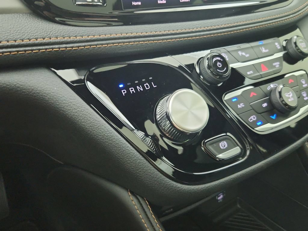 New 2027 Chrysler Pacifica Pinnacle w/ Theater Group AWD/4WD image 27