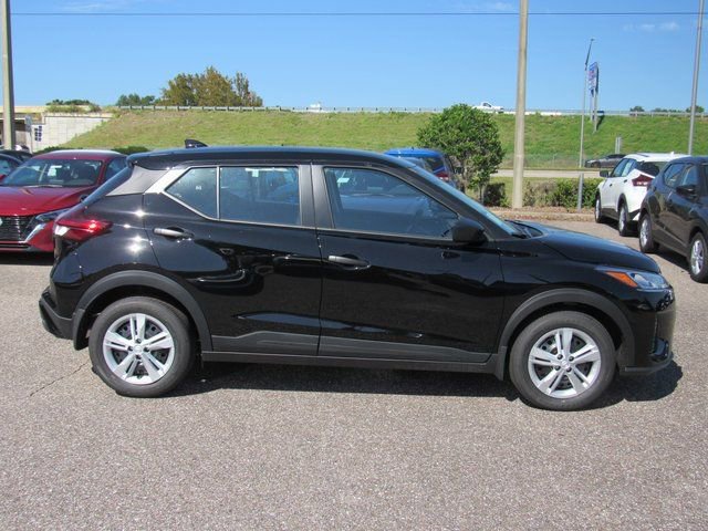 New 2025 Nissan Kicks Play S w/ Interior Electronics Package image 2