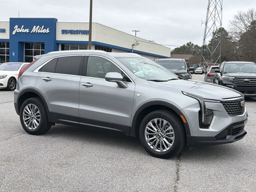 Used 2025 Cadillac XT4 Premium Luxury image 10