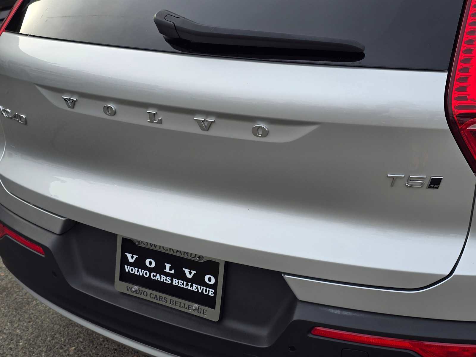 Used 2019 Volvo XC40 T5 Momentum image 13