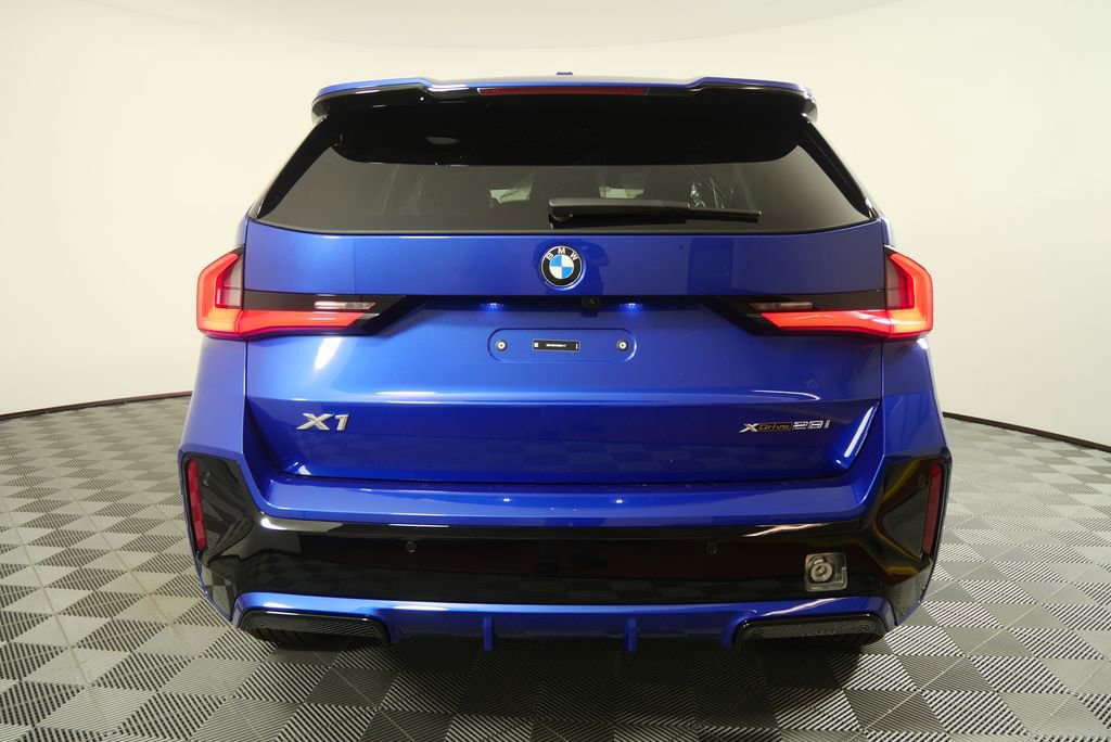 Used 2025 BMW X1 xDrive28i w/ M Sport Package AWD/4WD image 4