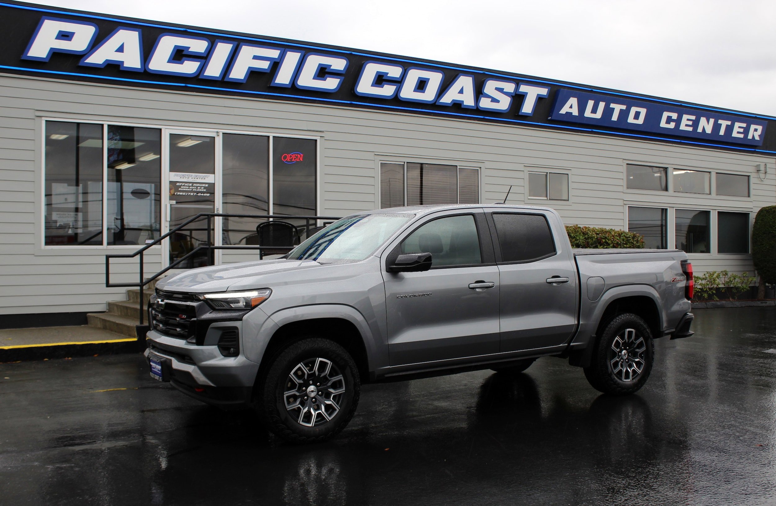 Used 2023 Chevrolet Colorado Z71 w/ Z71 Convenience Package 2 AWD/4WD image 1