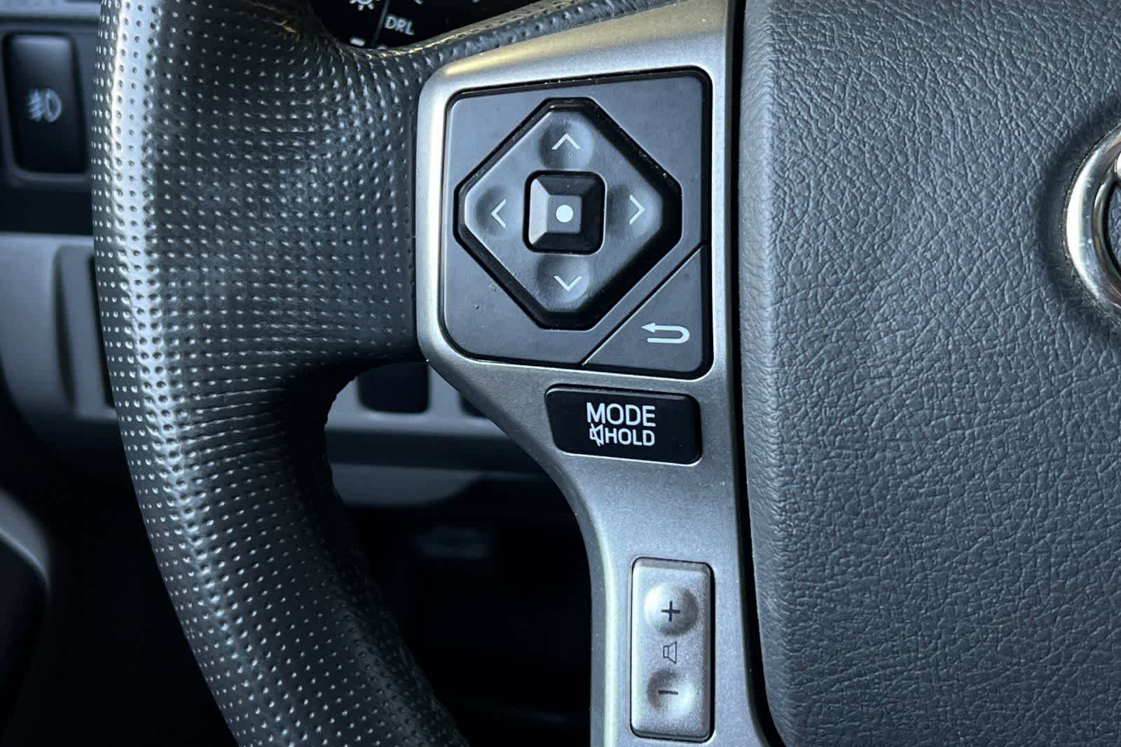 Used 2015 Toyota Tacoma PreRunner RWD image 28