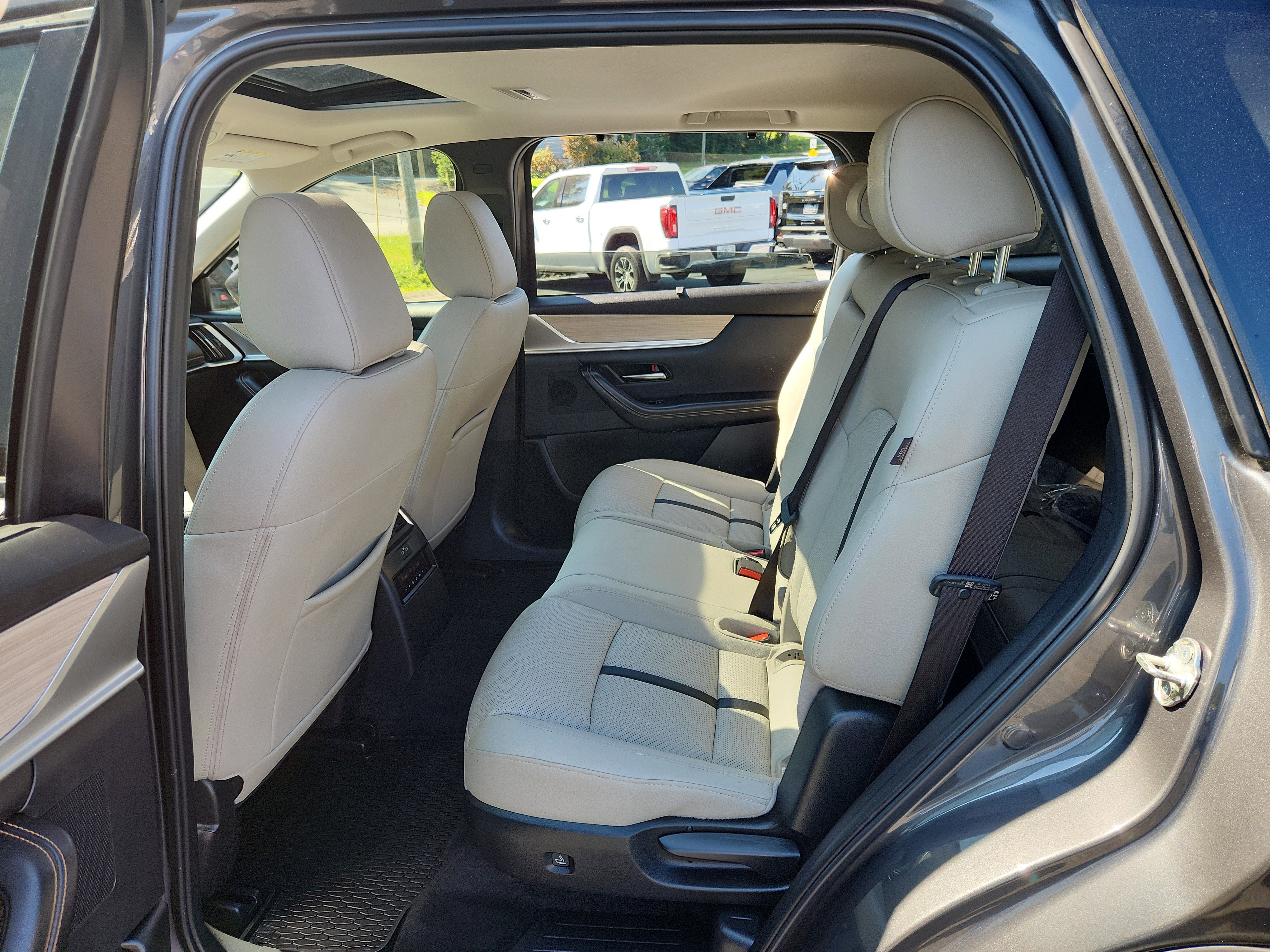 Used 2025 MAZDA CX-90 3.3 Turbo w/ Preferred Package image 37