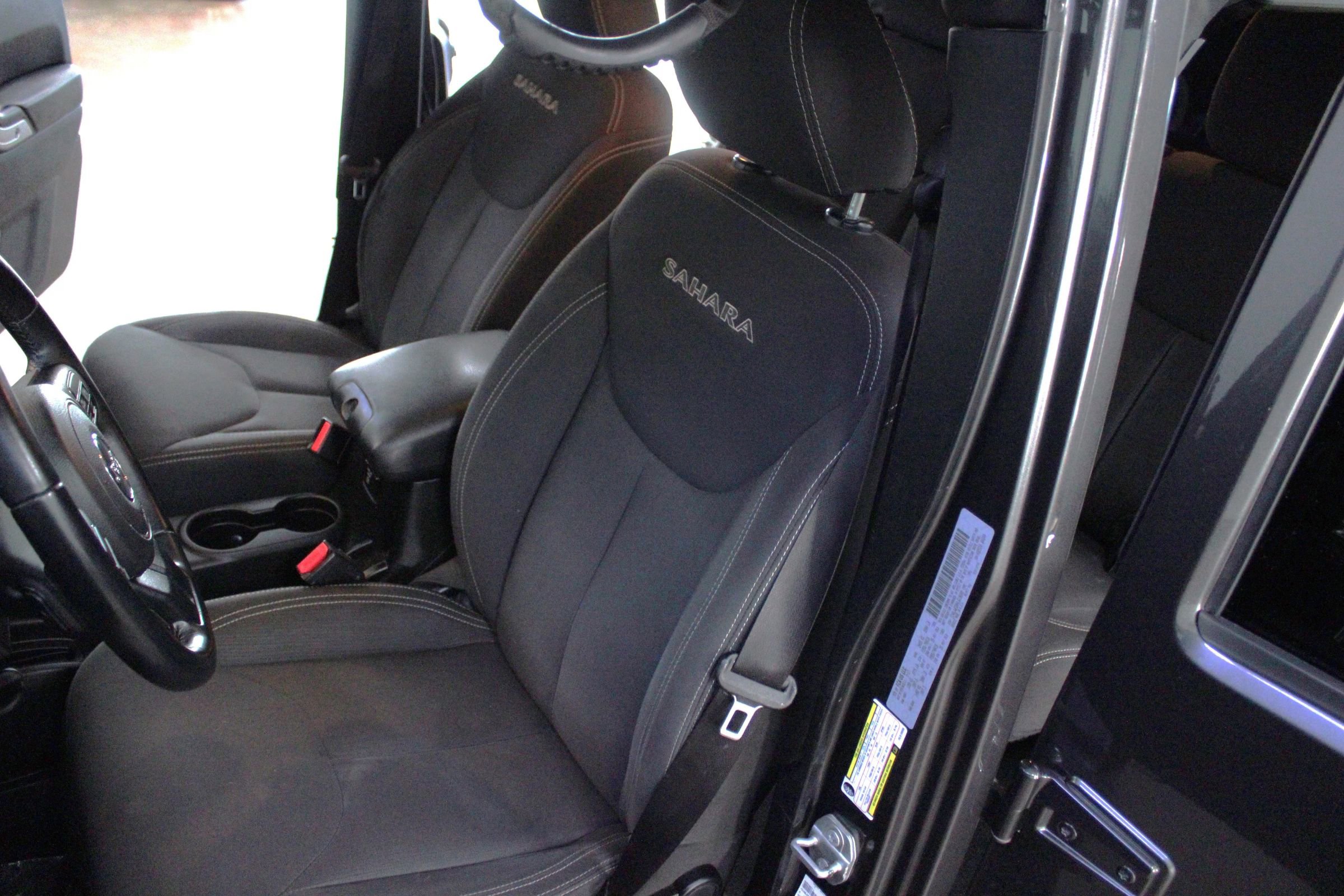 Used 2017 Jeep Wrangler Unlimited Sahara image 10