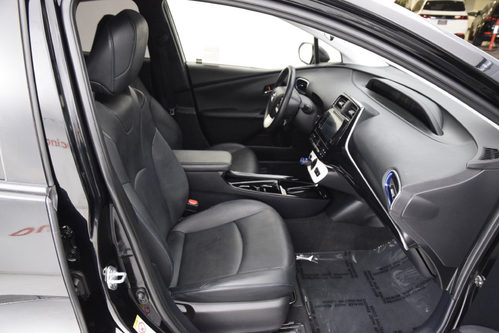 Used 2017 Toyota Prius Three Touring FWD image 15