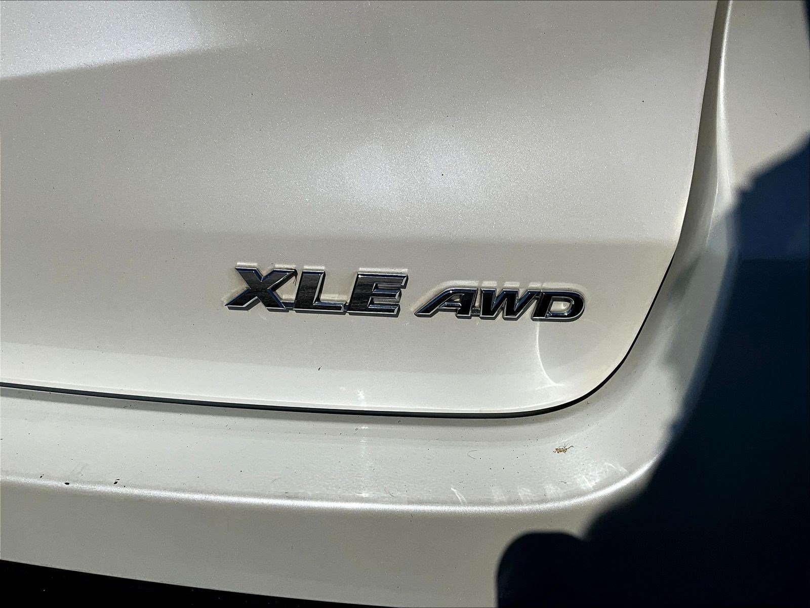 Used 2018 Toyota Highlander XLE AWD/4WD image 24