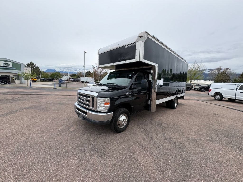 Used 2016 Ford E-450 and Econoline 450 Super Duty RWD image 1