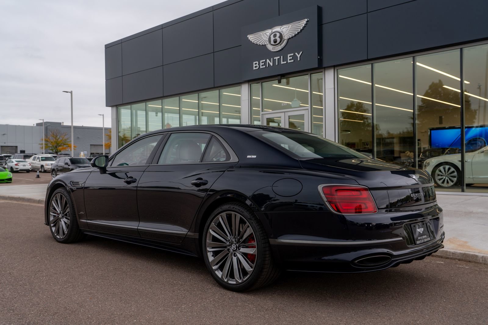 New 2025 Bentley Flying Spur Plug-In Hybrid image 9