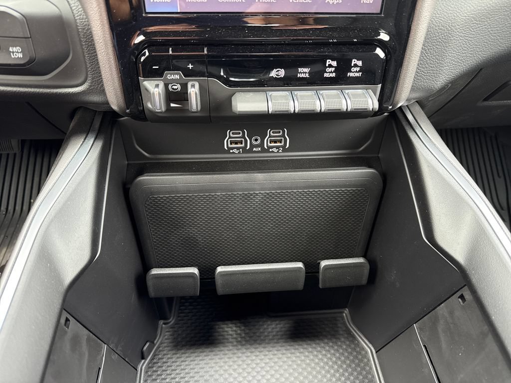 New 2026 RAM 3500 Big Horn AWD/4WD image 20