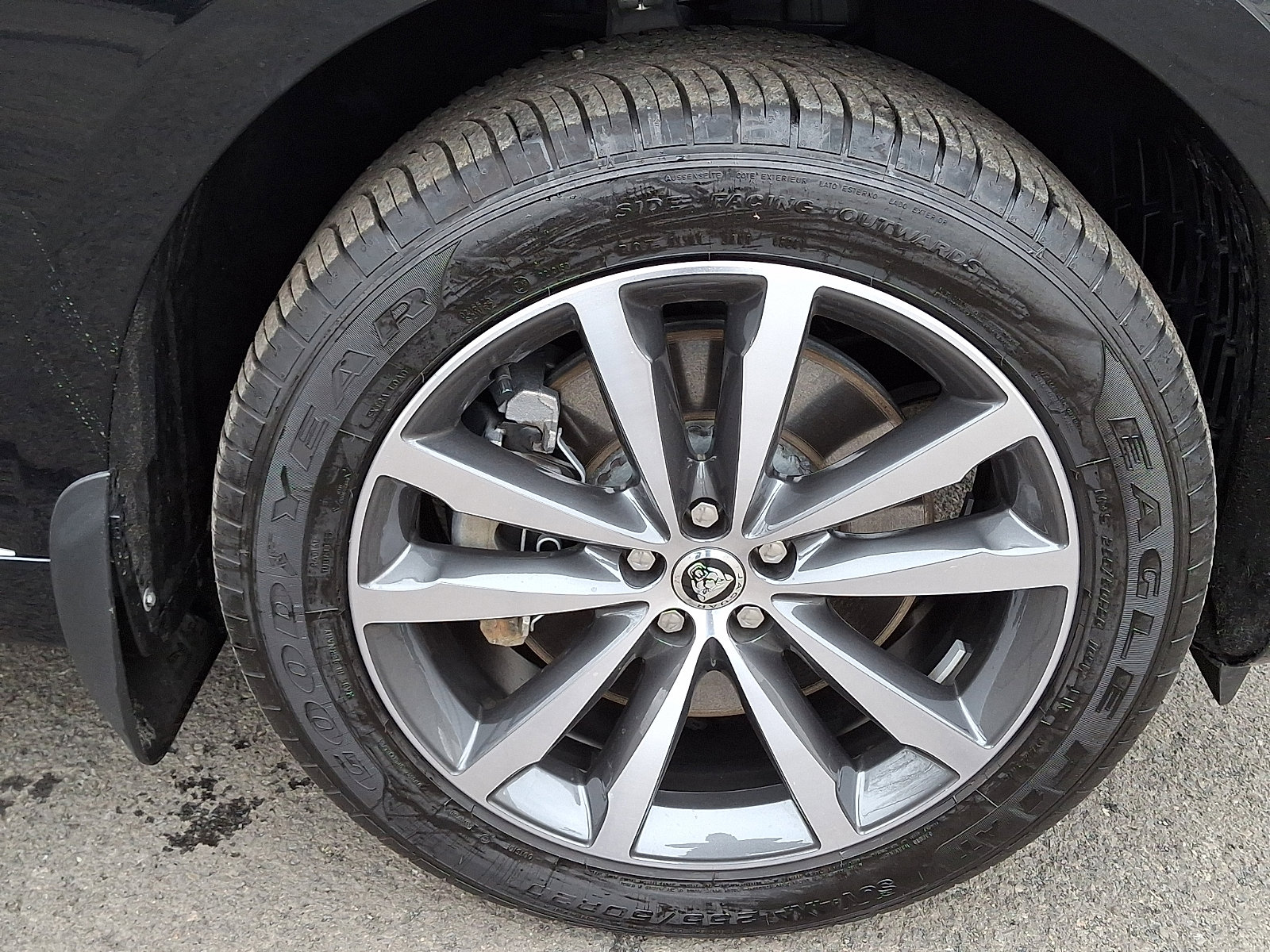 Used 2026 Jaguar F-PACE R-Dynamic S image 12