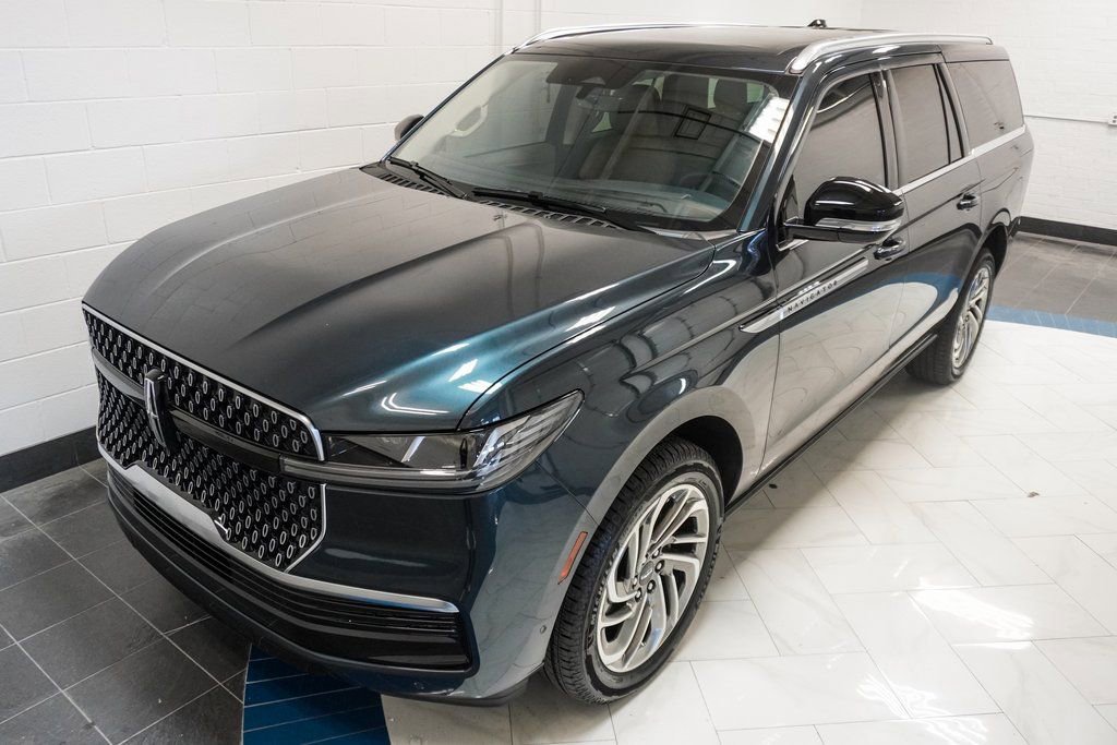 Used 2025 Lincoln Navigator L Reserve image 45