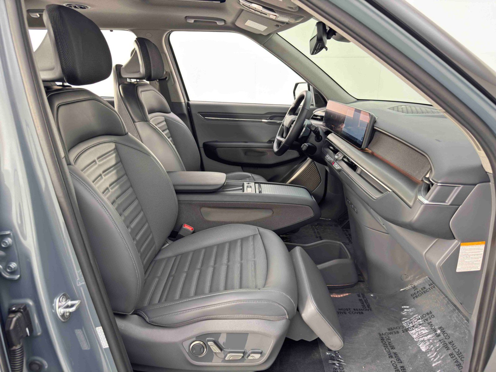 Used 2024 Kia EV9 Land image 16