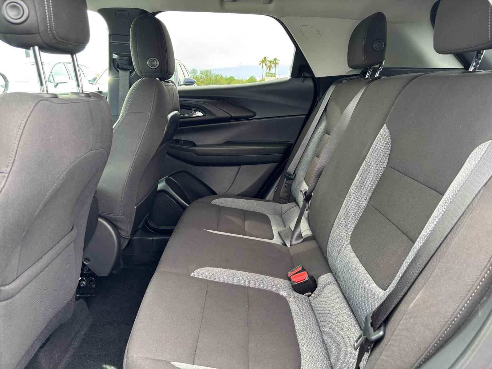 Used 2025 Chevrolet TrailBlazer LT FWD image 24