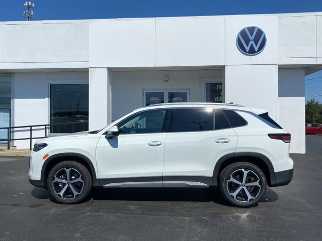 New 2025 Volkswagen Tiguan SE image 12