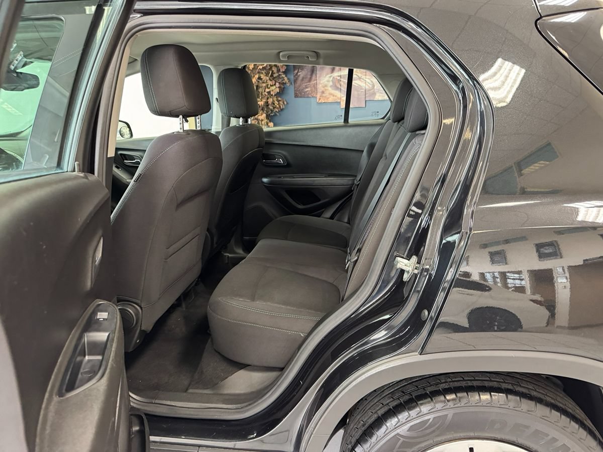 Used 2015 Chevrolet Trax LS FWD image 38