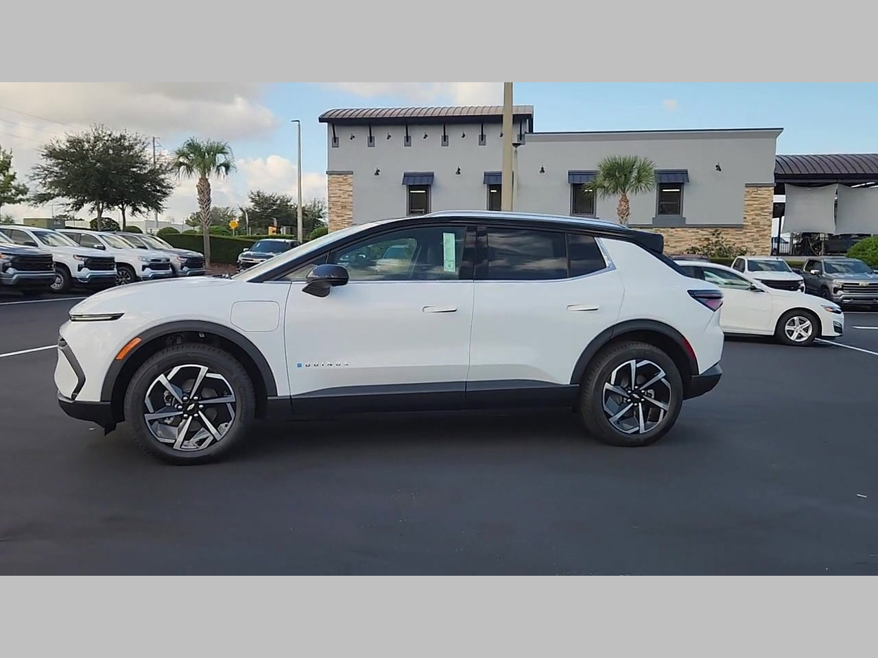 New 2026 Chevrolet Equinox EV LT image 17