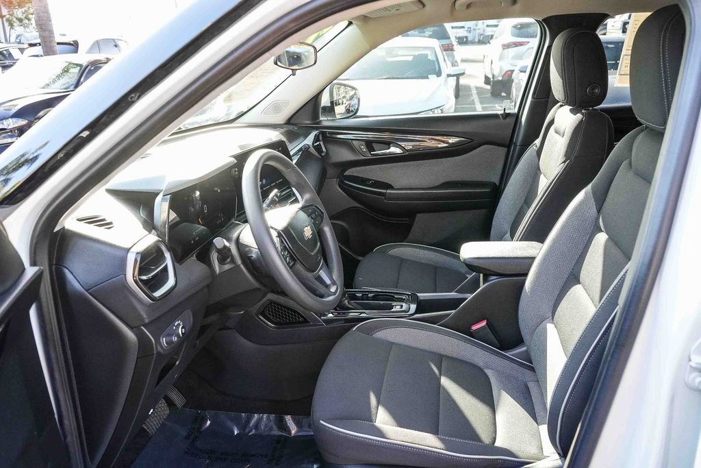 Used 2024 Chevrolet TrailBlazer LT FWD image 16
