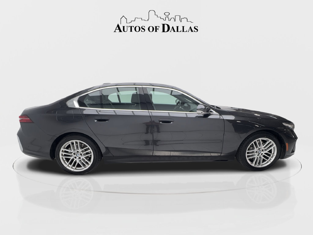 Used 2024 BMW 530i w/ Premium Package RWD image 10