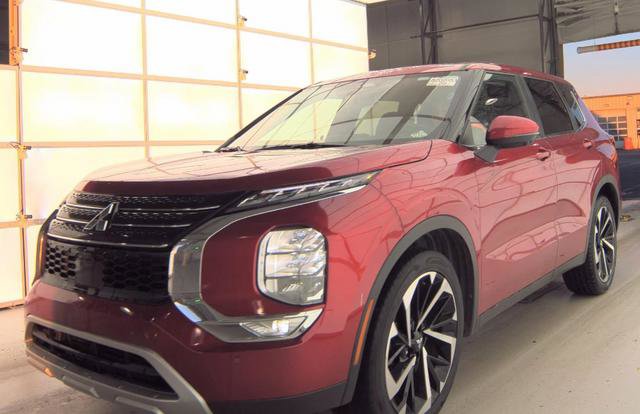 Used 2024 Mitsubishi Outlander SE