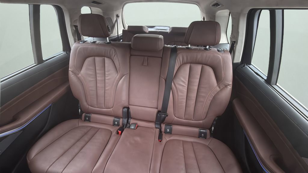 Used 2020 BMW X7 xDrive40i w/ Premium Package image 12