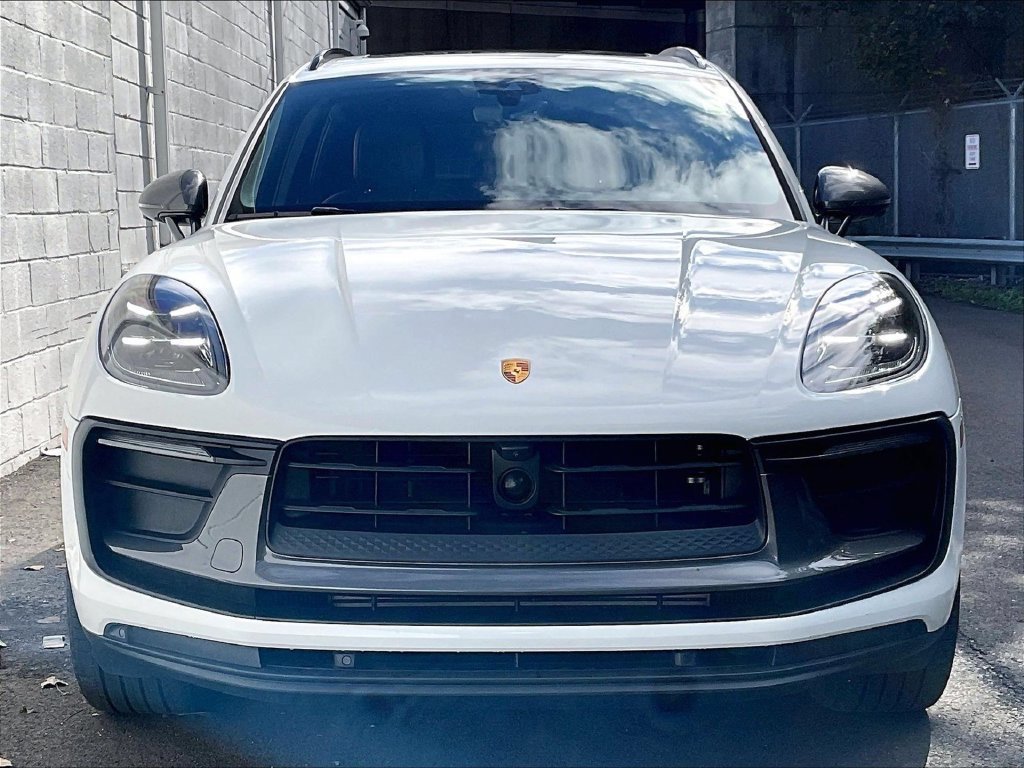 Certified 2023 Porsche Macan Turbo AWD/4WD image 8