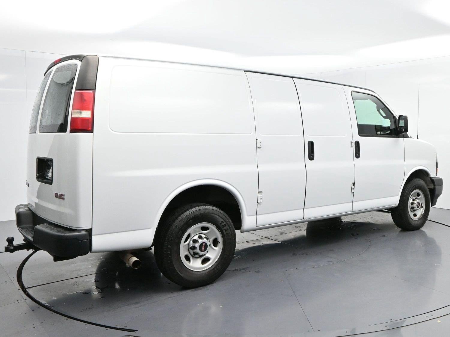 Used 2018 GMC Savana 2500 w/ Enhanced Convenience Package RWD image 7
