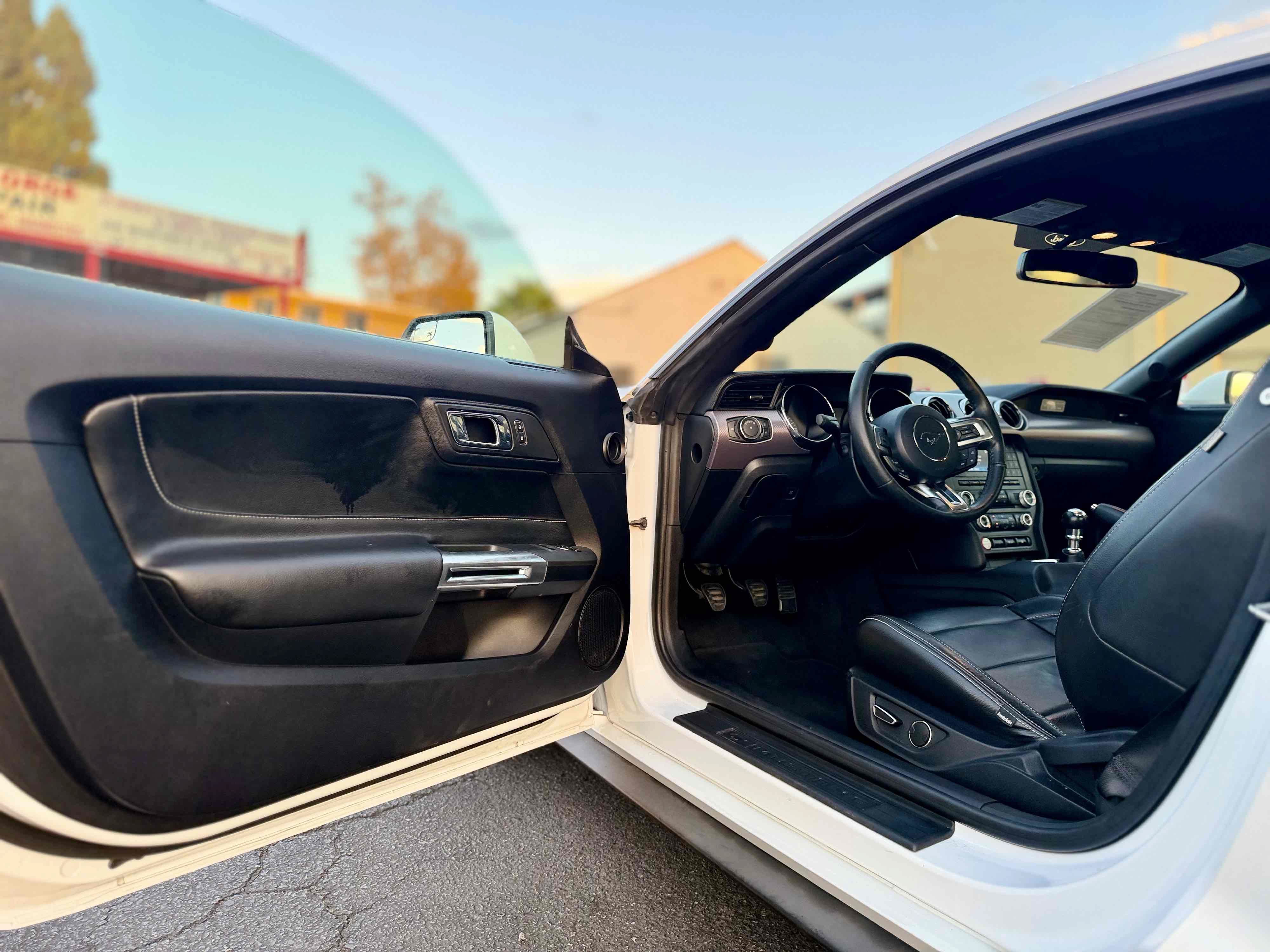 Used 2017 Ford Mustang Coupe RWD image 17