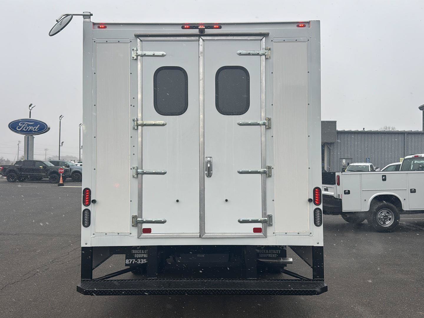 New 2026 Ford E-350 and Econoline 350 Super Duty w/ Power Equipment Group RWD image 7