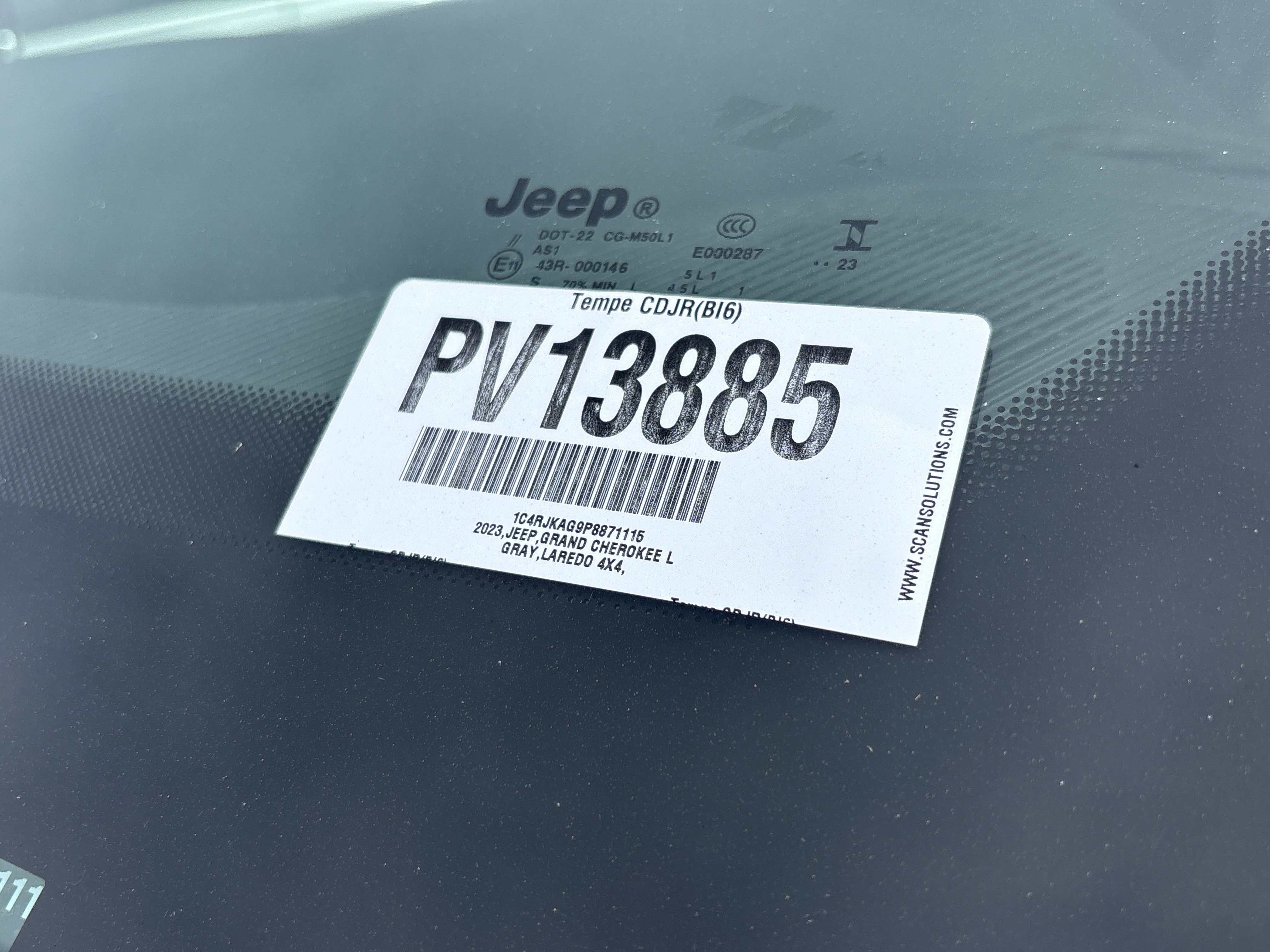 Used 2023 Jeep Grand Cherokee L Laredo AWD/4WD image 31