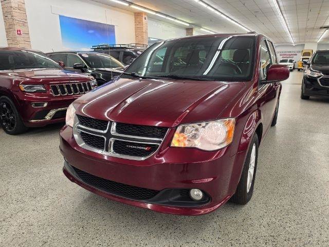 Used 2018 Dodge Grand Caravan SXT FWD image 2