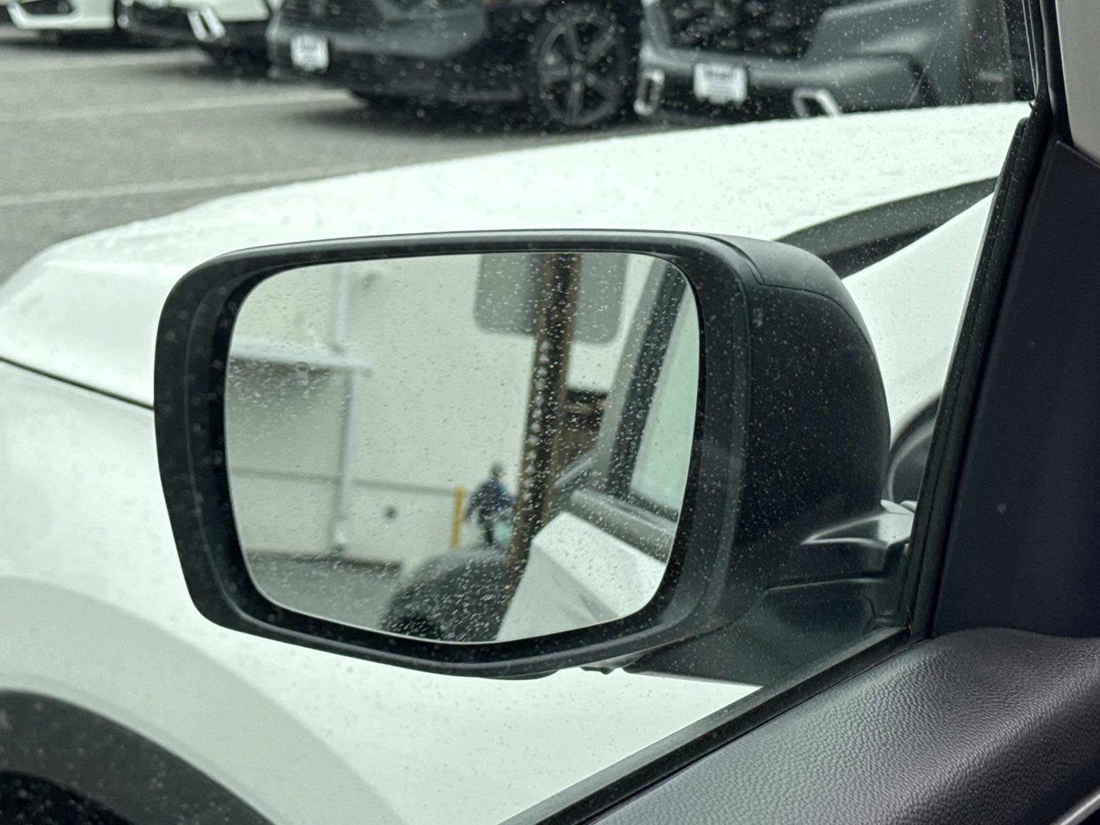 Used 2025 Honda Pilot Sport image 18