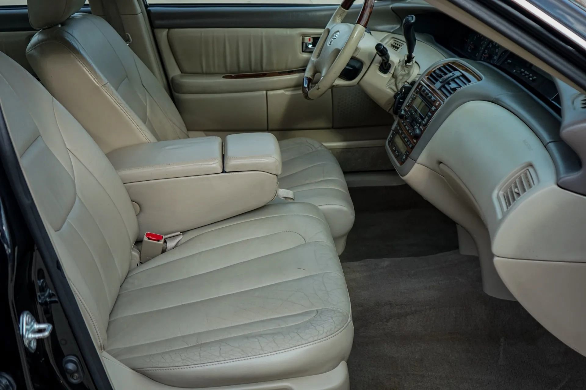 Used 2004 Toyota Avalon XLS image 36