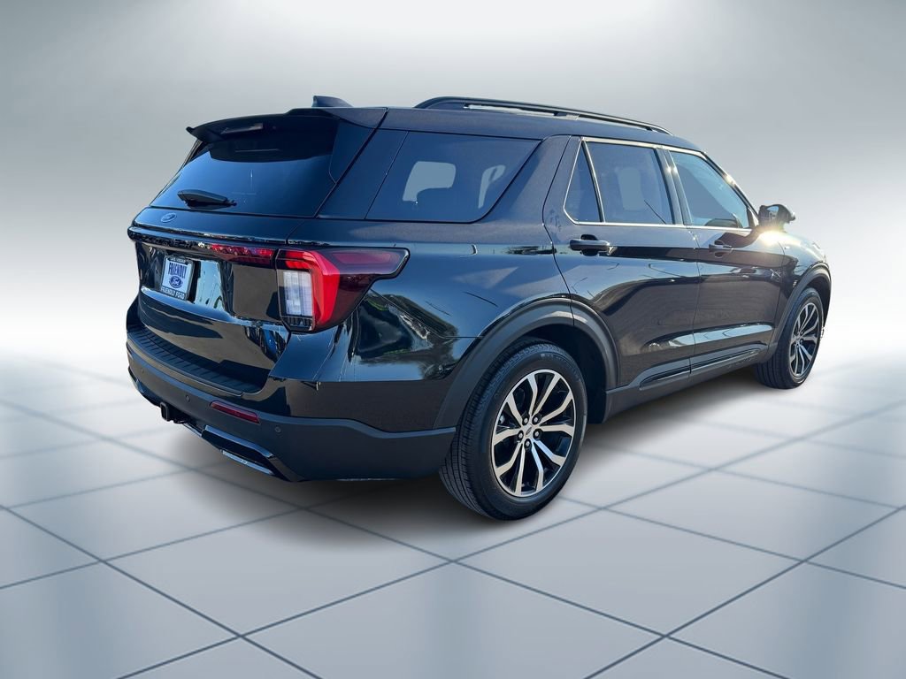 New 2026 Ford Explorer ST-Line image 4