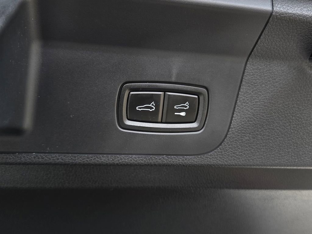 Used 2020 Porsche Panamera 4 image 37