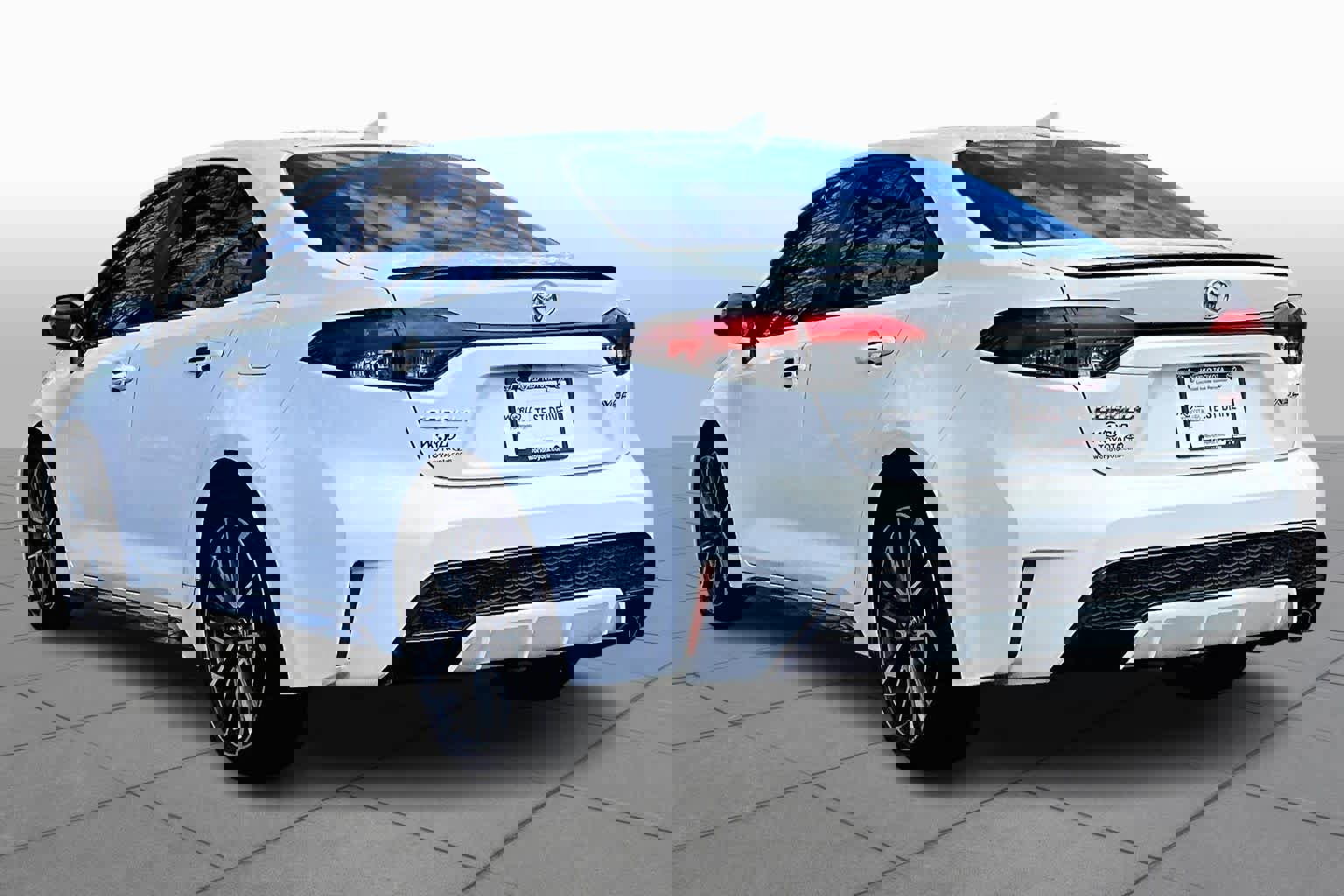 Used 2020 Toyota Corolla XSE image 11