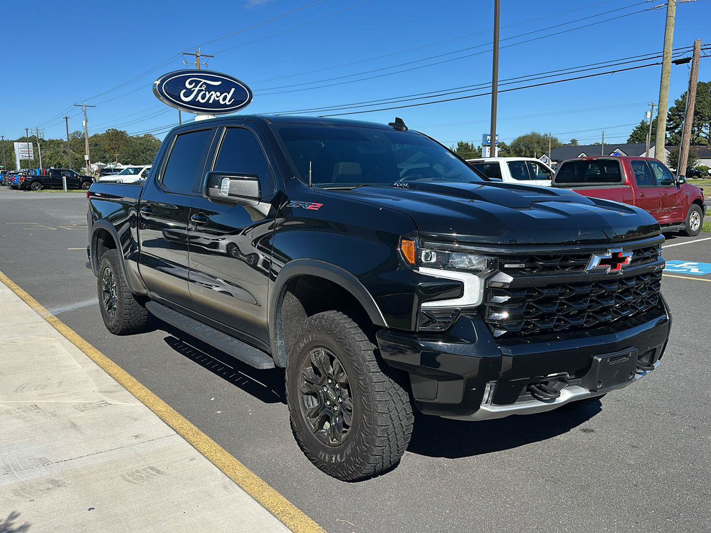Used 2023 Chevrolet Silverado 1500 ZR2 w/ Technology Package AWD/4WD image 3