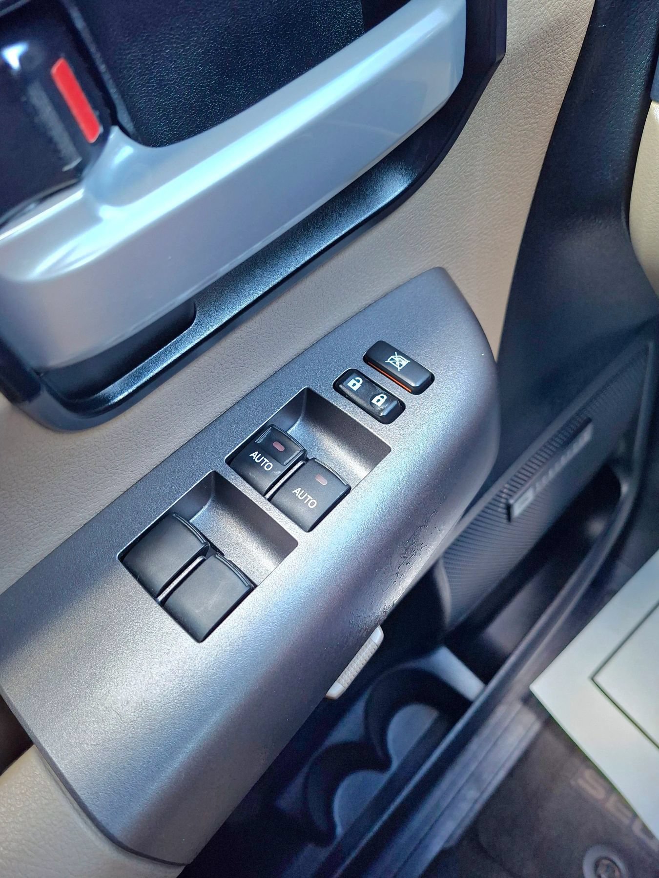 Used 2013 Toyota Sequoia Limited AWD/4WD image 33