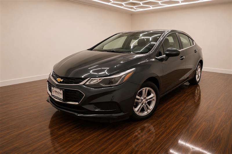 Used 2017 Chevrolet Cruze LT w/ Convenience Package FWD image 2