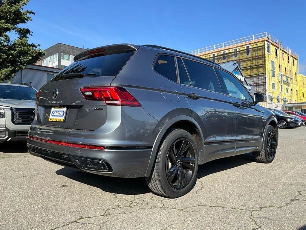Used 2023 Volkswagen Tiguan SE R-Line image 8