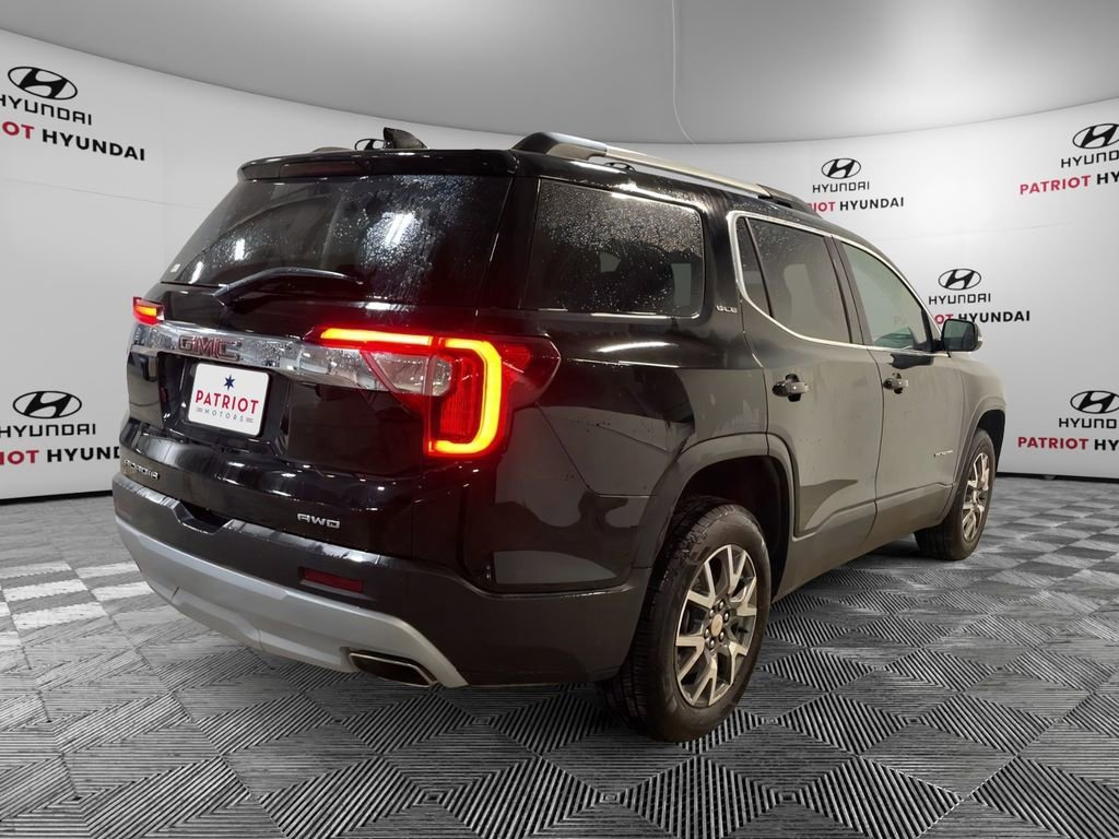 Used 2023 GMC Acadia SLE w/ Driver Convenience Package image 4