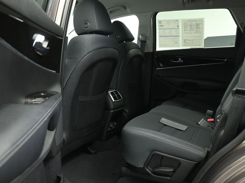 Used 2019 Kia Sorento LX image 20