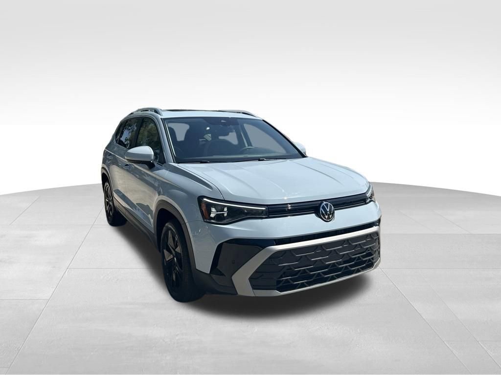 Certified 2025 Volkswagen Taos SE w/ Panoramic Sunroof Package FWD image 6
