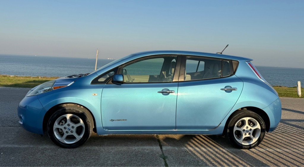Used 2012 Nissan Leaf SL image 8