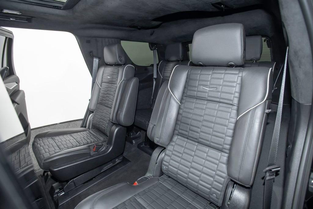 Used 2022 Cadillac Escalade Sport Platinum w/ Heavy-Duty Trailer Package AWD/4WD image 5