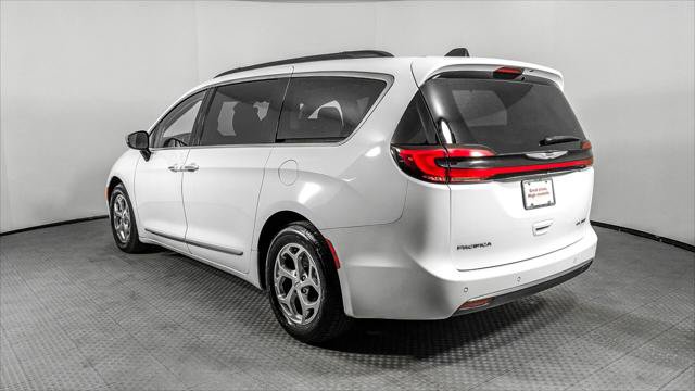 Used 2023 Chrysler Pacifica Limited FWD image 6