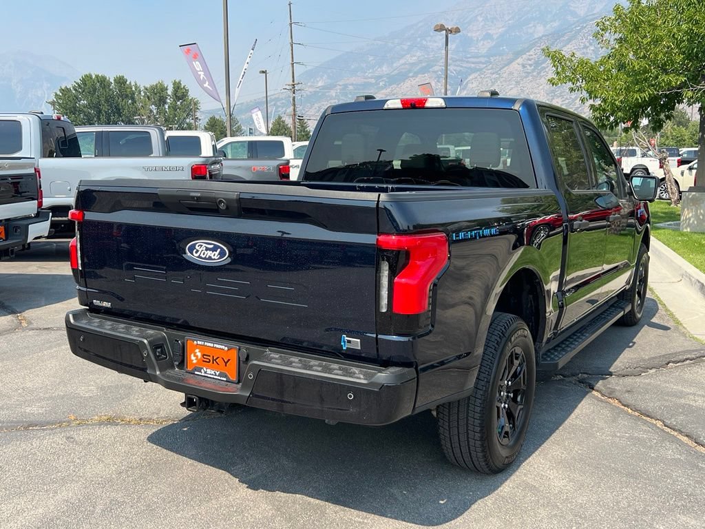 Used 2025 Ford F150 Lightning XLT AWD/4WD image 9