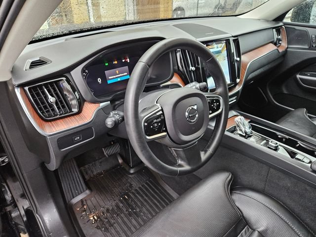 Certified 2023 Volvo XC60 B5 Ultimate w/ Protection Package Premier AWD/4WD image 19