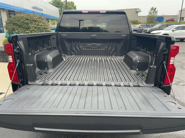 Used 2023 Chevrolet Silverado 1500 LT AWD/4WD image 7