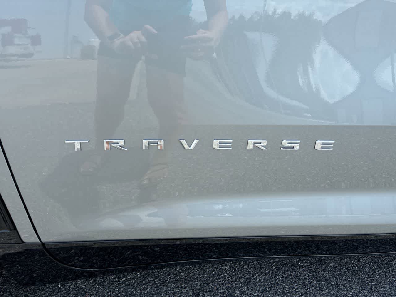 Used 2025 Chevrolet Traverse High Country w/ LPO, Floor Liner Package FWD image 31